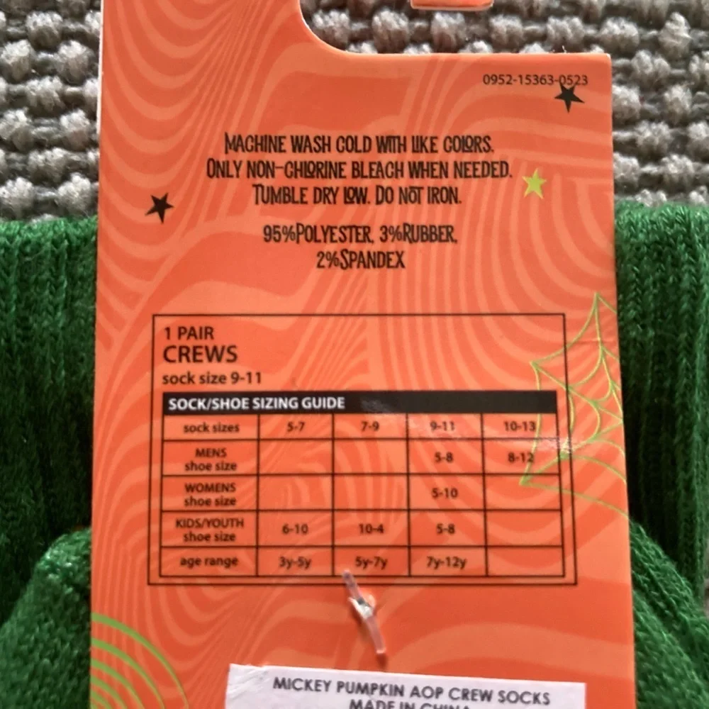 NWT Disney Mickey Mouse Pumpkin 🎃 crew socks